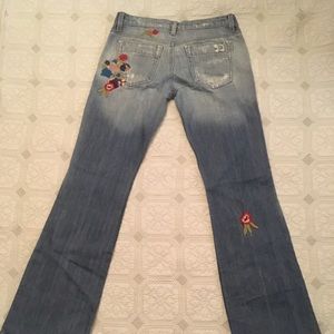 Vintage Joe’s embroidered Jeans.
